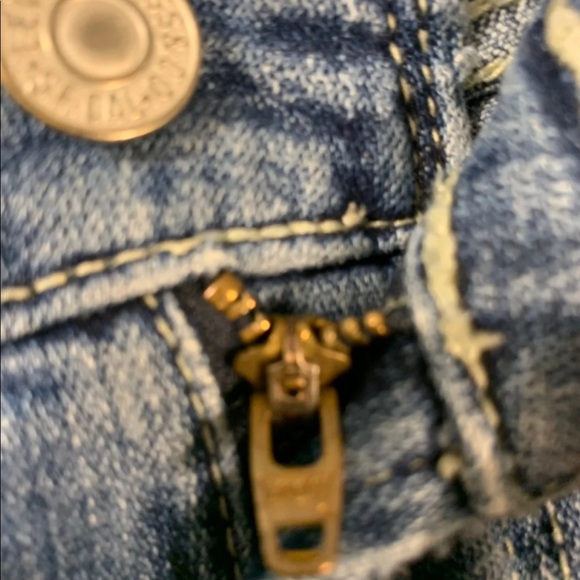 Size 11 Levi Jeans - Picture 6 of 6